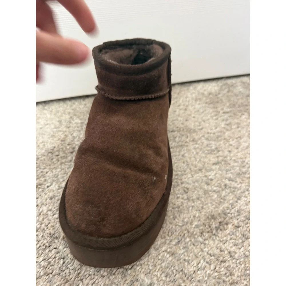 UGG Classic Ultra Mini Platform Boots – Dark Brown – Women's Size 7 – Used